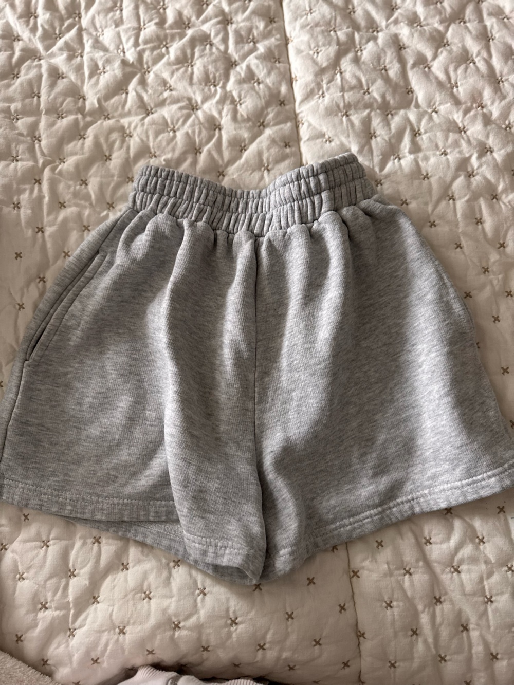 Womens Grey Elastic-Waist Pull-On Shorts
